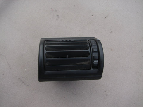 Grila ventilatie bord lateral BMW Seria 3 E36 [1990 - 2000] Compact hatchback 316i MT (102 hp) BMW 3 Compact (E36) 03.1994 - 08.2000 1.6i