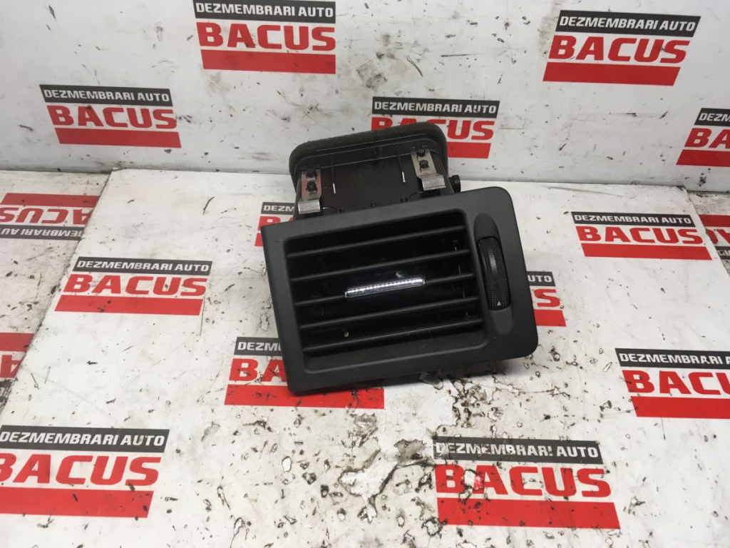 Grila ventilatie bord stanga mercedes c class w204 05923001