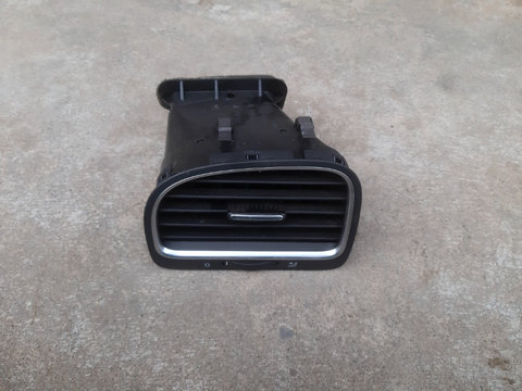 Grila ventilatie bord stanga VW GOLF 6 fabr. 2009 ----