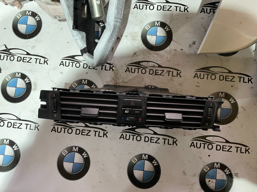 Grila ventilatie centrala BMW Seria 3 E90