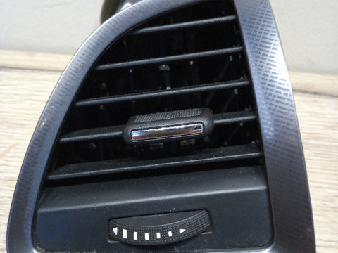 Grila ventilatie stanga bord Opel Astra J,Hatchback 2012, cod J522040591, 13300542NC4, 13261537LH