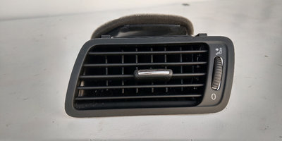 Grila ventilatie stanga fata Volkswagen Passat B6 