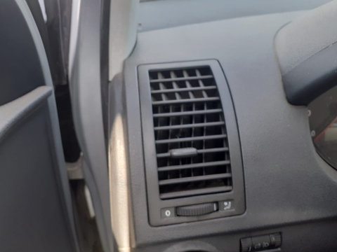 Grila ventilatie stanga Volkswagen Polo MK4 2002-2010 1.4