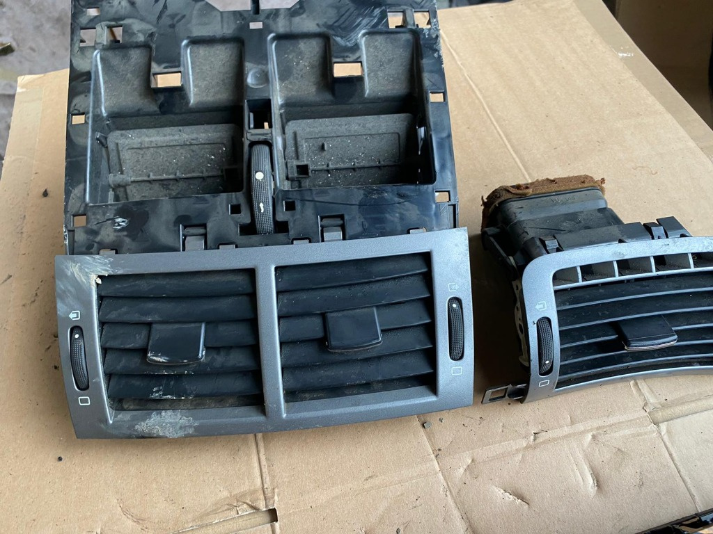 Grile aer / aeratoare Peugeot 407