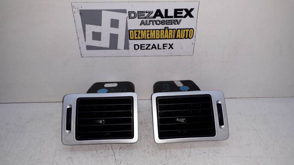 Grile aerisire ventilatie laterale Peugeot 307 cod 9634499077 9634598377