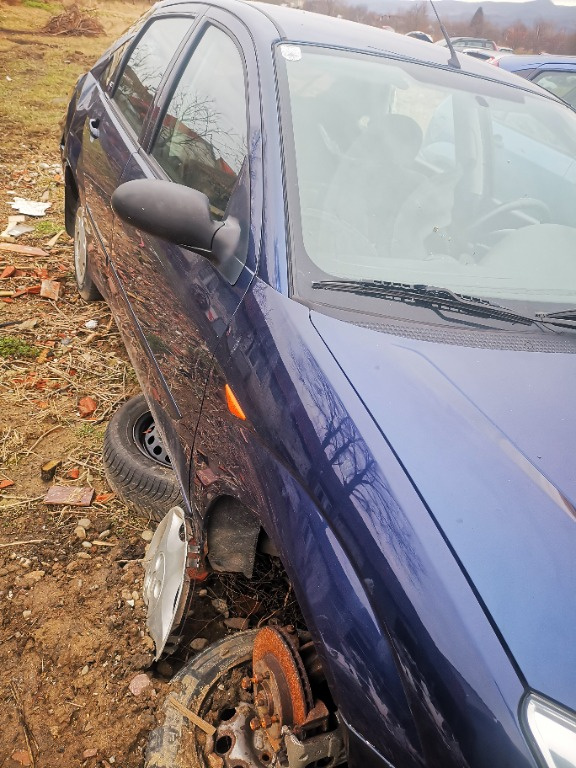 Grile bord Ford Focus 2004 Berlina man 5