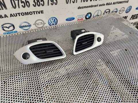 Grile Grila Aerisire Ventilatie Bord Renault Scenic 3 Grand Scenic 3 An 2008-2009-2010-2011-2012 Dezmembrez Renault Grand Scenic 1.5 Dci An 2009-2010-2011-2012 Manual 6+1 Trepte 2x4