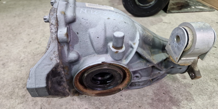 Grup spate / Diferential spate Cod: 2043508410 A2043510408 A2033510208 Mercedes-Benz C-Class W204/S204 [2007 - 2012]