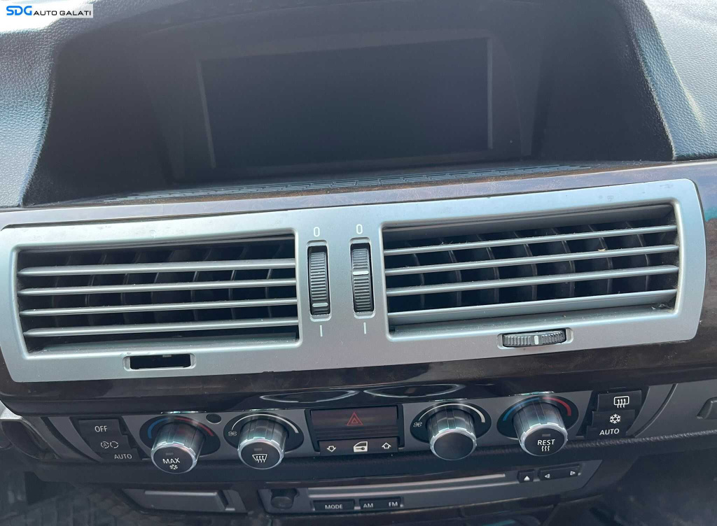 Gura Grila Aer Aerisire Ventilatie Bord Centrala cu Defect BMW Seria 7 E65 E66 730 2001 - 2008