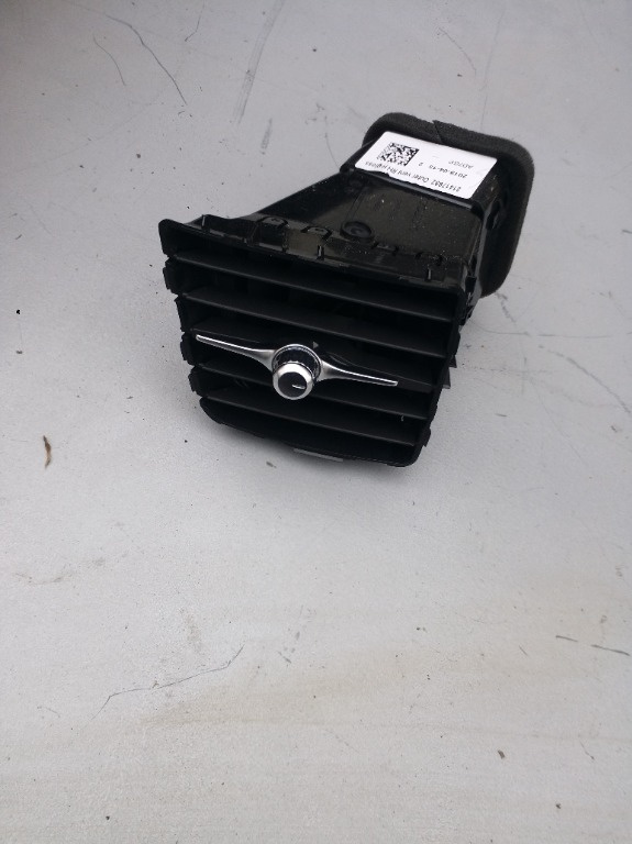 Gura Ventilatie Aer Bord Volvo Xc60 II Model 2018-2023 Cod: 31417692
