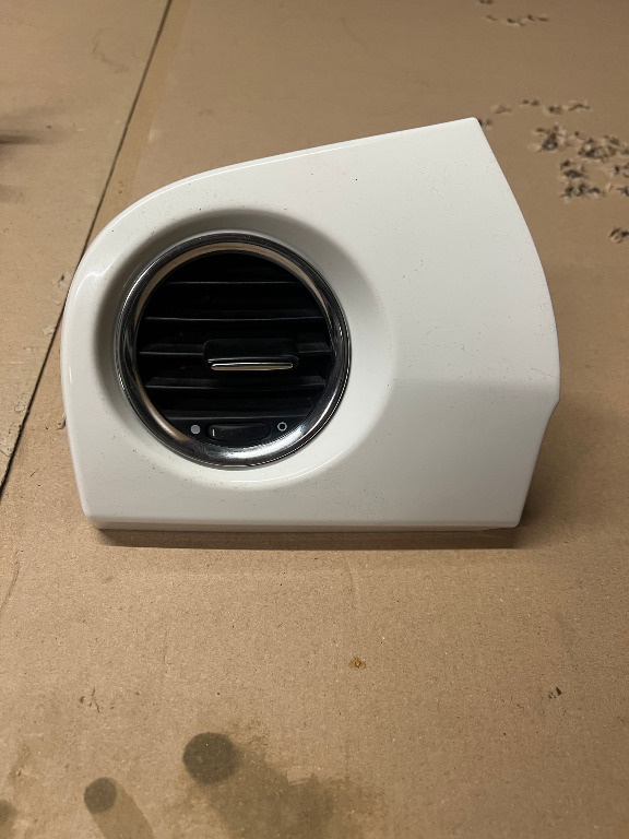 Gura ventilatie bord Fiat 500 (312) 1.2 8V 51kW 69CP 2008