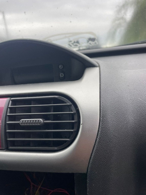 GURA VENTILATIE CENTRALA OPEL CORSA C AN 2001