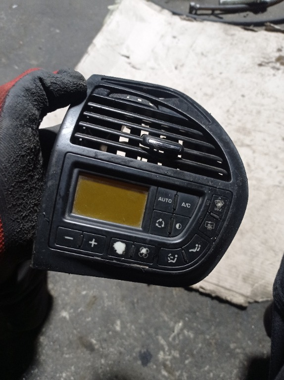 GURA VENTILATIE ELECTRONICA Citroen C4 Picasso