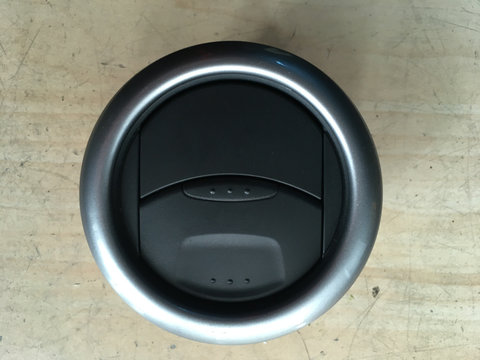 Gura ventilatie Ford Ka cod: 0503201334