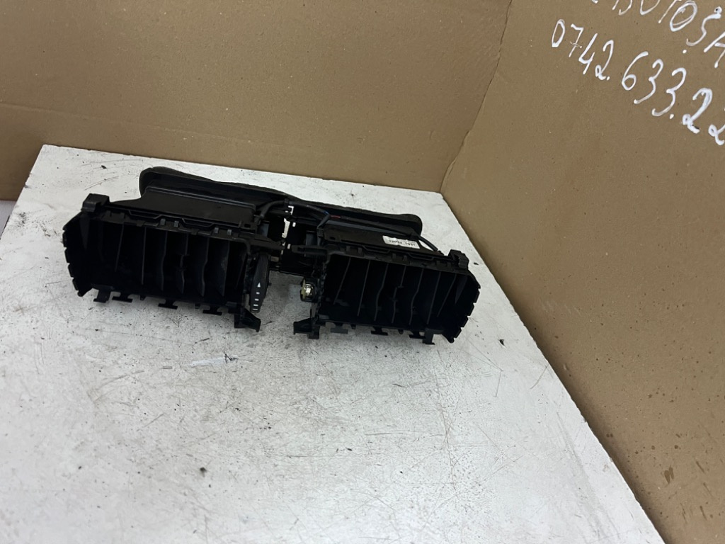 Guri ventilație VW Passat CC VW Passat B7 3AC819728A 2008-2016
