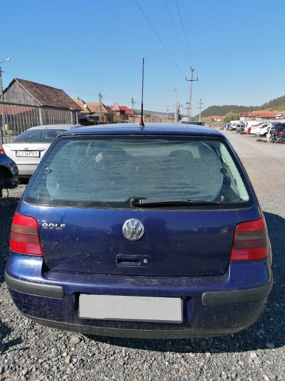 Haion (capota spate) Volkswagen Golf 4(IV) 2003 1.4 Benzina Cod motor BCA 75CP/55KW
