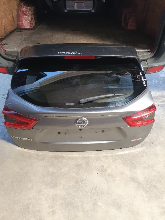 Haion complet NISSAN QASHQAI an 2014-2021 cu geam,eleron,incuietoare si camera