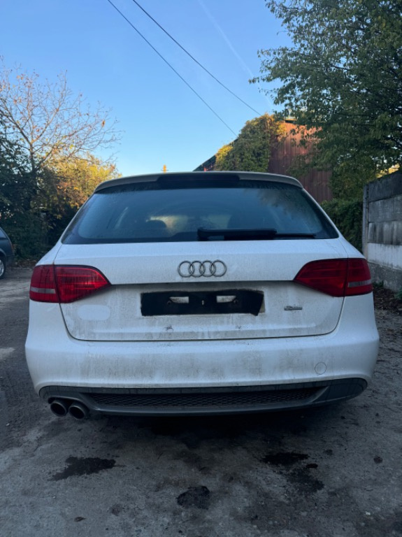 Haion cu luneta Audi A4 B8 cod culoare LY9C