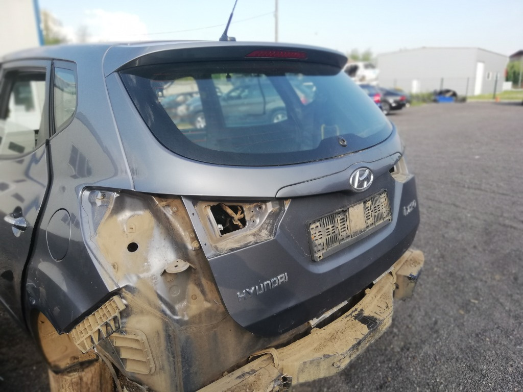 Haion cu luneta Hyundai ix20 an 2011 201