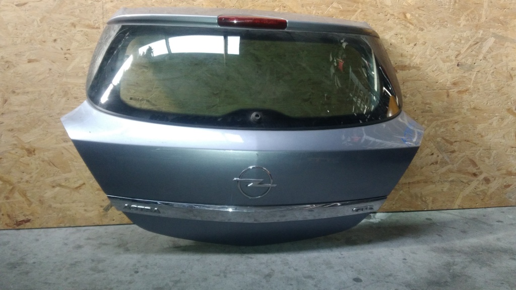Haion cu luneta Opel Astra H GTC in 2 usi '2006