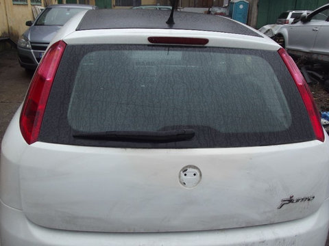 Haion Fiat Grande Punto 2005-2012 haion cu luneta Fiat Grande Punto