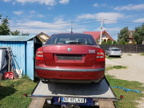 Haion + luneta Skoda Octavia 2 2006 2007 2008 2.0 TDI tip BKD DSG