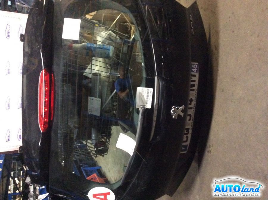 Haion/portbagaj Negru Peugeot 208 2012