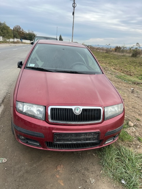 Haion Skoda Fabia 6Y [facelift] [2004 - 2007] Combi wagon culoare visinie LF3W Skoda Fabia 6Y [facelift] [2004 - 2007] Combi wagon 1.2 HTP MT (64 hp) ‼️NOU‼️ Dezmembrez Skoda Fabia 2005,break,motor 1.2 benzina,47kw,cod motor BME,cutie 5 trepte cod GS