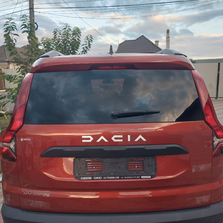 Haion spate complet, bară spate completa Dacia Jogger