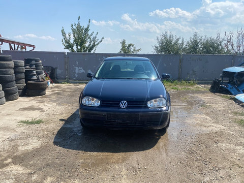 Haion Volkswagen Golf 4 2002 hatchback 1,4