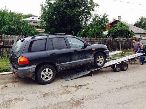 HYUNDAI SANTA FE 2.7 benzina 127 KW 2004 la dezmembrat