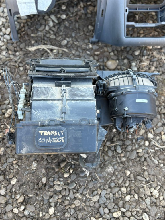INCALZITOR BORD AER CONDITIONAT FORD TRANSIT CONNECT AN 2005 1.8 DIESEL COD. 2T1H19B555AD