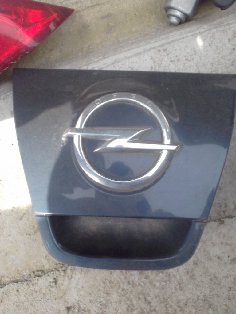 Inchizator haion opel astra de 1.4 j 2011