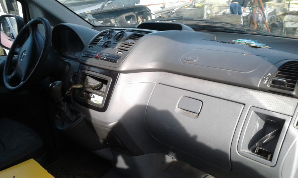 Incuietoare capota Mercedes Vito W639 20