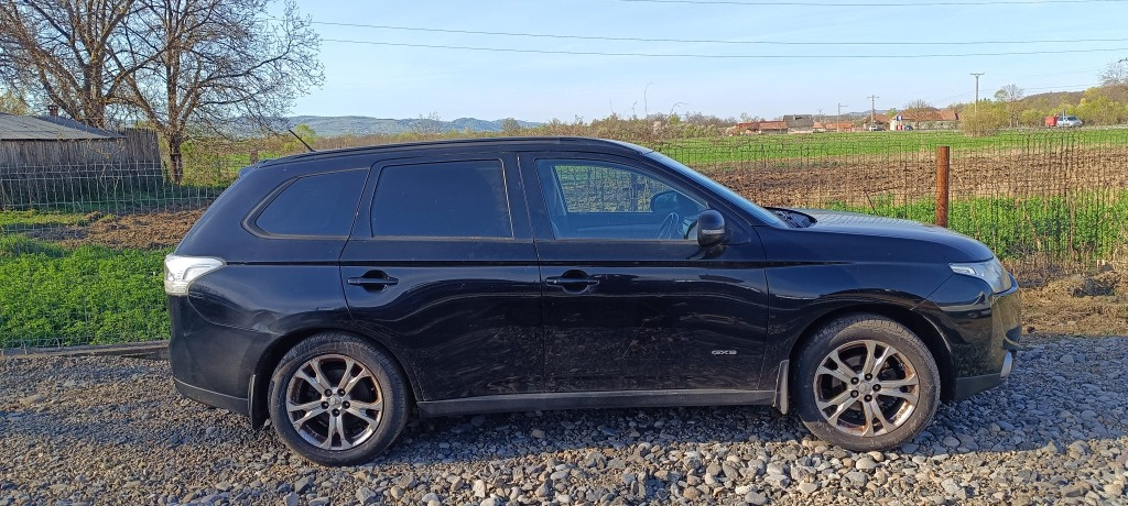 Incuietoare capota Mitsubishi Outlander 