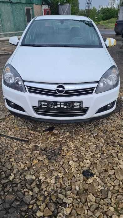 Incuietoare capota Opel Astra H 2011 berlina 1.6