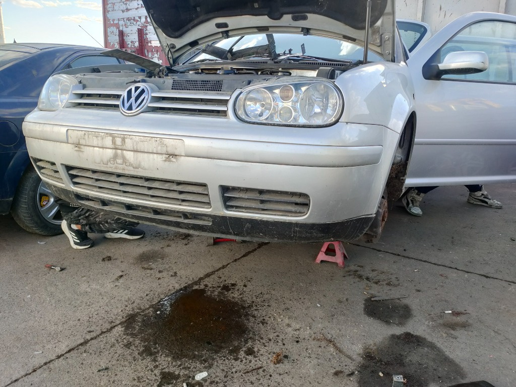 Incuietoare capota Volkswagen Golf 4 200