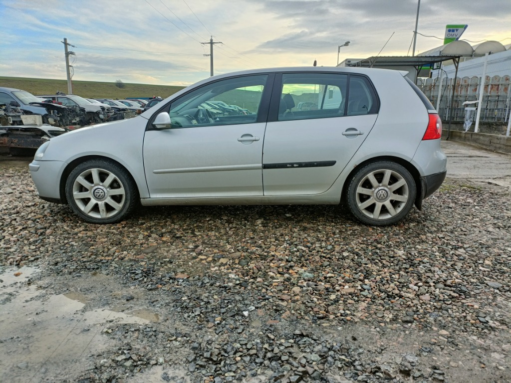 Incuietoare capota Volkswagen Golf 5 200