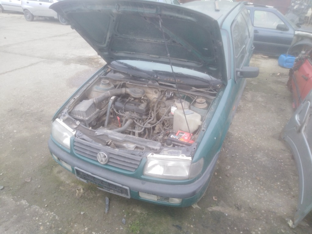 Incuietoare capota Volkswagen Passat B4 1994 Combi 1.8 benzina (AAM)