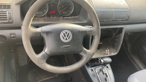 Incuietoare capota Volkswagen Sharan 200