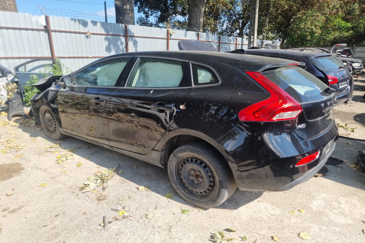 Incuietoare capota Volvo V40 2017 HatchB