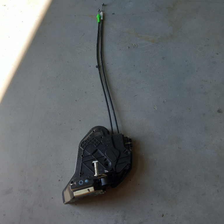 INCUIETOARE usa dreapta spate peugeot 108 /2016