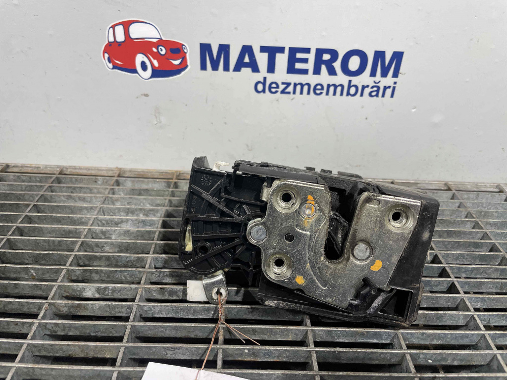 INCUIETOARE USA FATA DREAPTA DACIA LOGAN MCV LOGAN MCV - - (2012 2016)