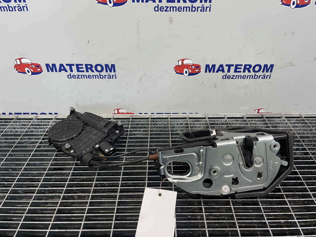 INCUIETOARE USA SPATE DREAPTA BMW SERIA 7 F 01 SER