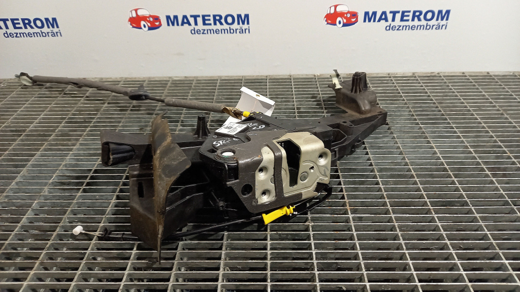 INCUIETOARE USA SPATE STANGA FORD KUGA KUGA - - (2012 2019)