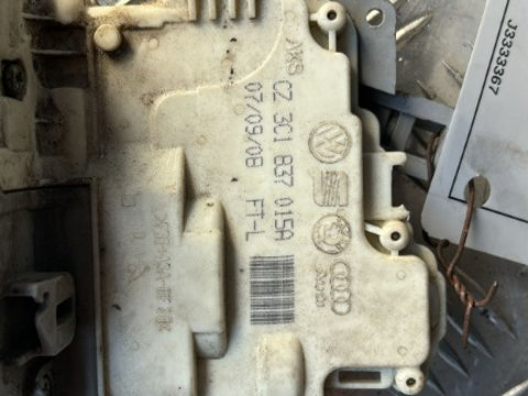 Incuietoare usa stanga fata VW Passat B6 1.4 TSI an fab. 2009 cod piesa 3C1837015A
