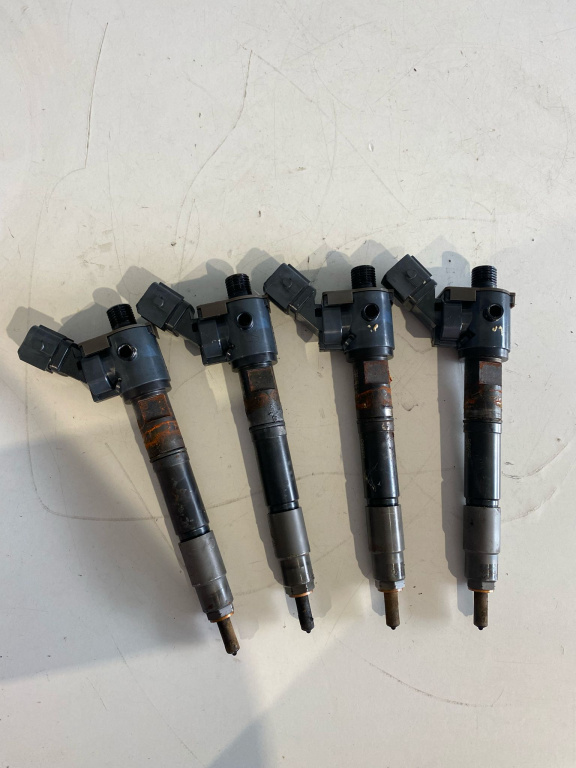 Injectoare 2.0, 4 CILINDRI VOLVO XC60 XC90 S60 V60 S90 V90 2014+ 31405404