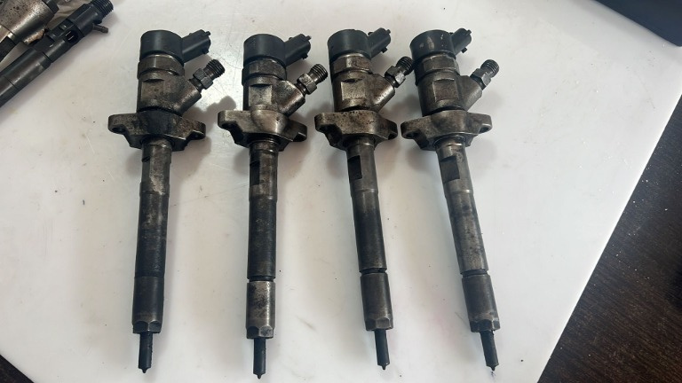 Injectoare Citroen Berlingo, ford, citroen,peugeot 1.6 HDI cod 0445110239