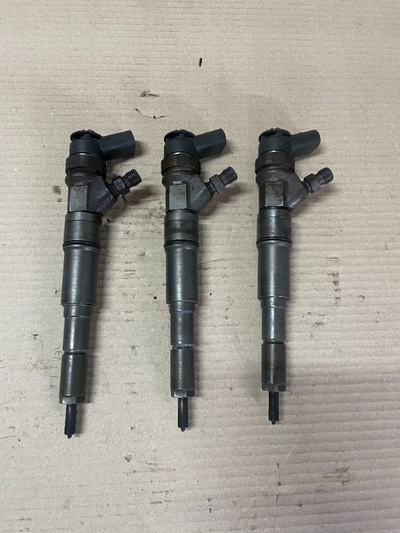 Injectoare cod 0445110216 bmw 320d e90 2.0 d euro 4