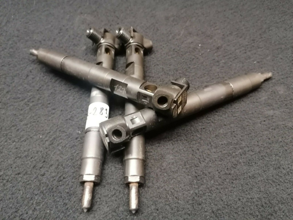 Injectoare Mercedes E220 CDI w212 A6510704987 2010